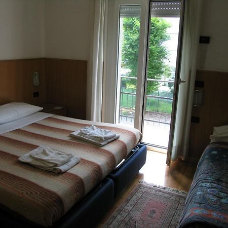 Hotel Oasi Trento Luaran gambar